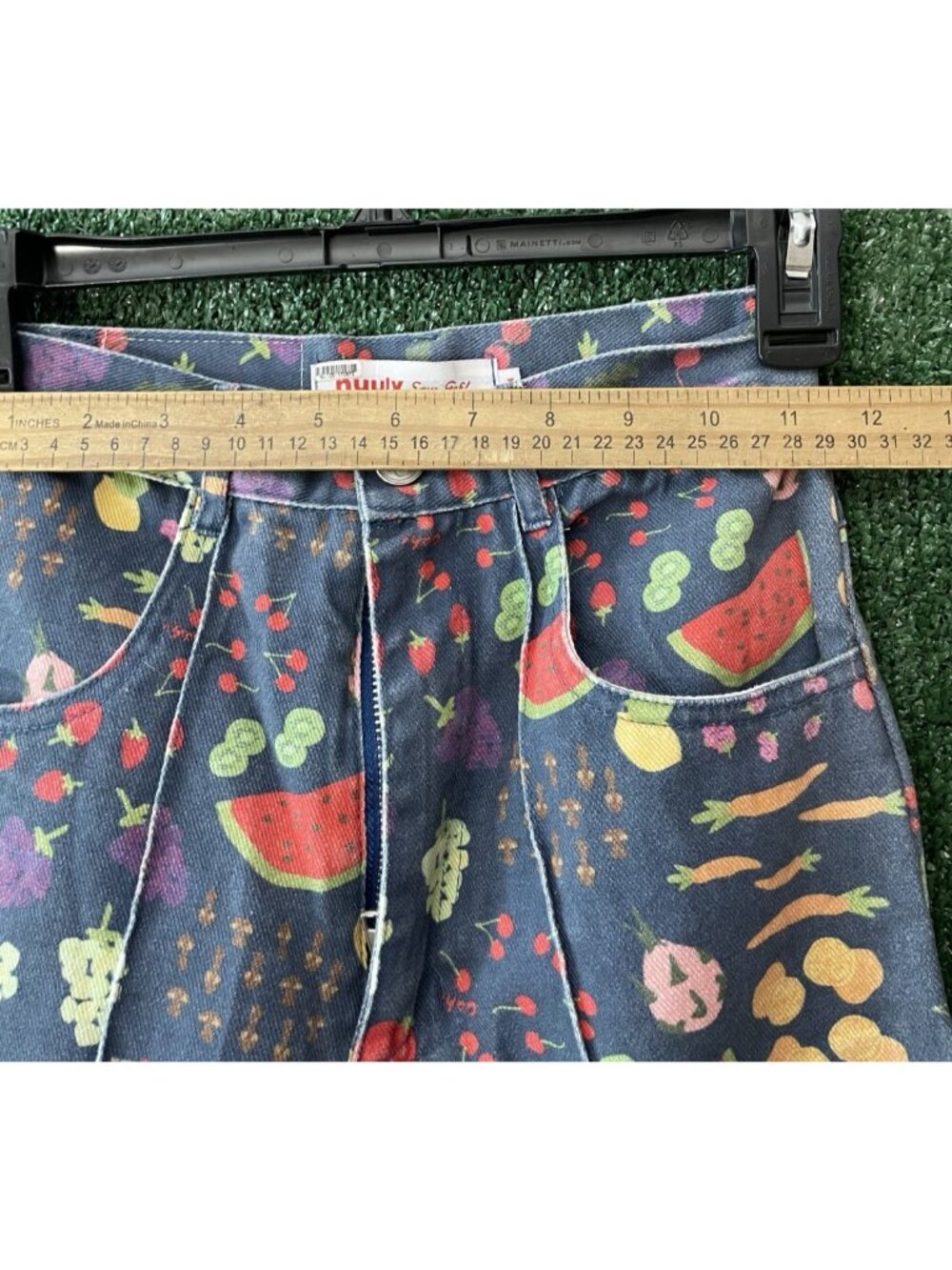 Nuuly Lisa Says Gah Women's Size 24 Fruit Print Jeans Pants Blue Multicolor - Picture 4 of 9